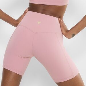 Aritzia Golden pink butter cheeky pocket hi-rise 7” biker shorts size 4